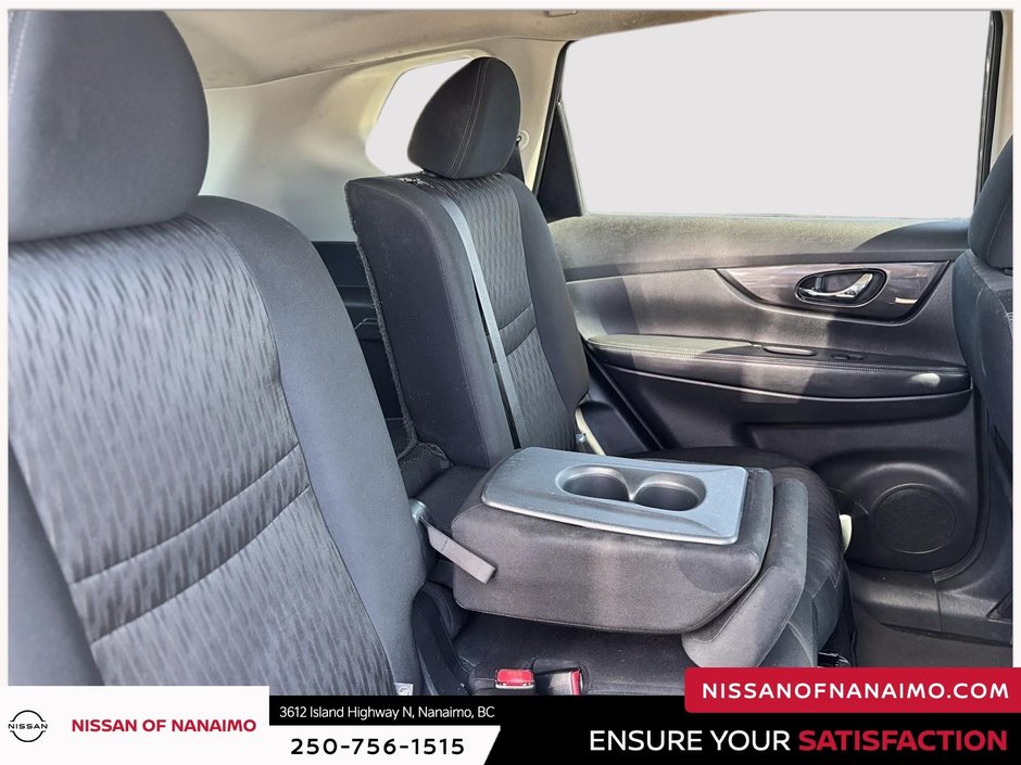 2019 Nissan Rogue S-28