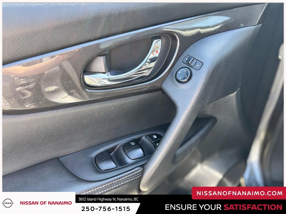 2019 Nissan Rogue S-18