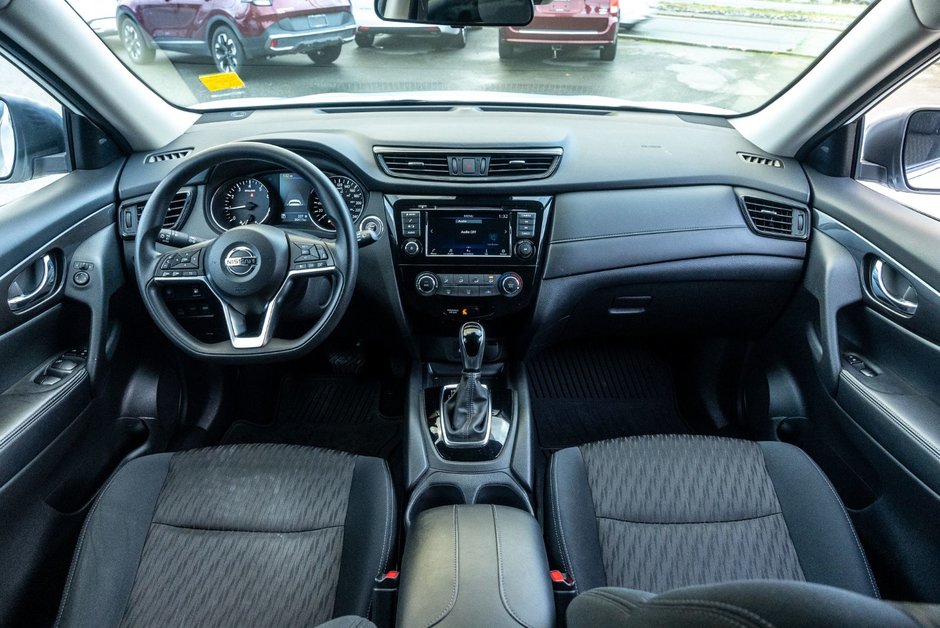 2020 Nissan Rogue SV AWD-10