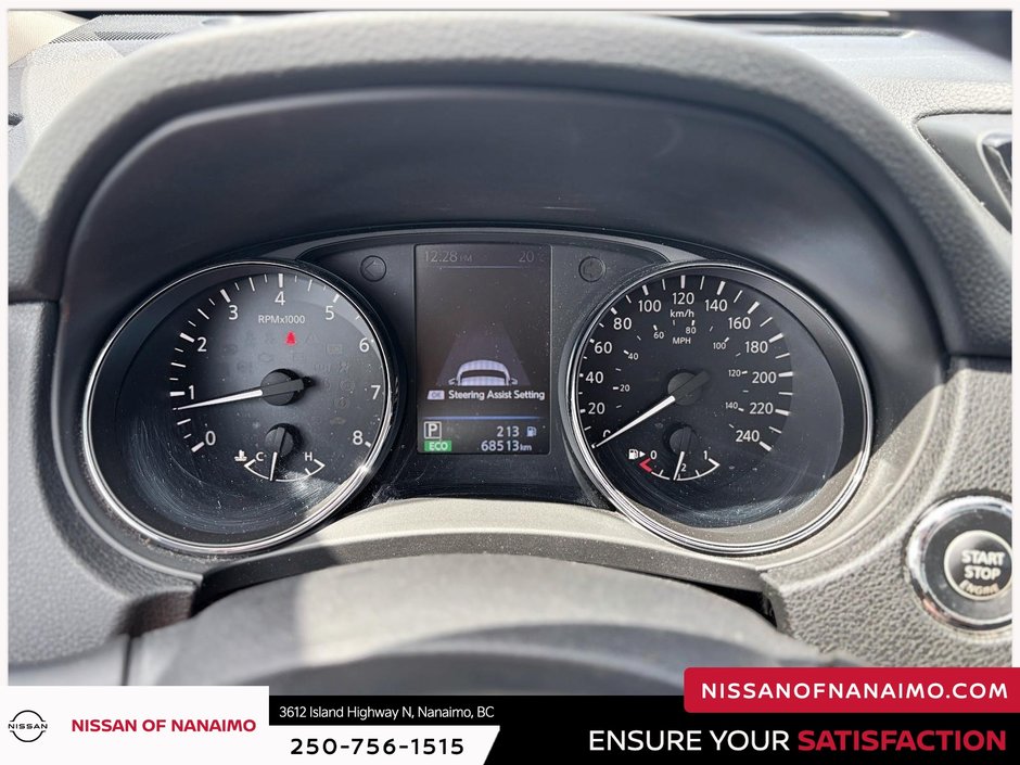 2020 Nissan Rogue-32