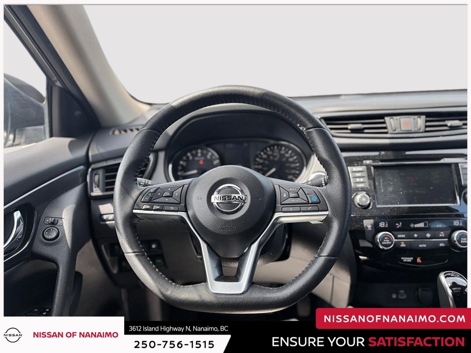 2020 Nissan Rogue-18