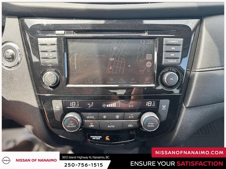 2020 Nissan Rogue-35