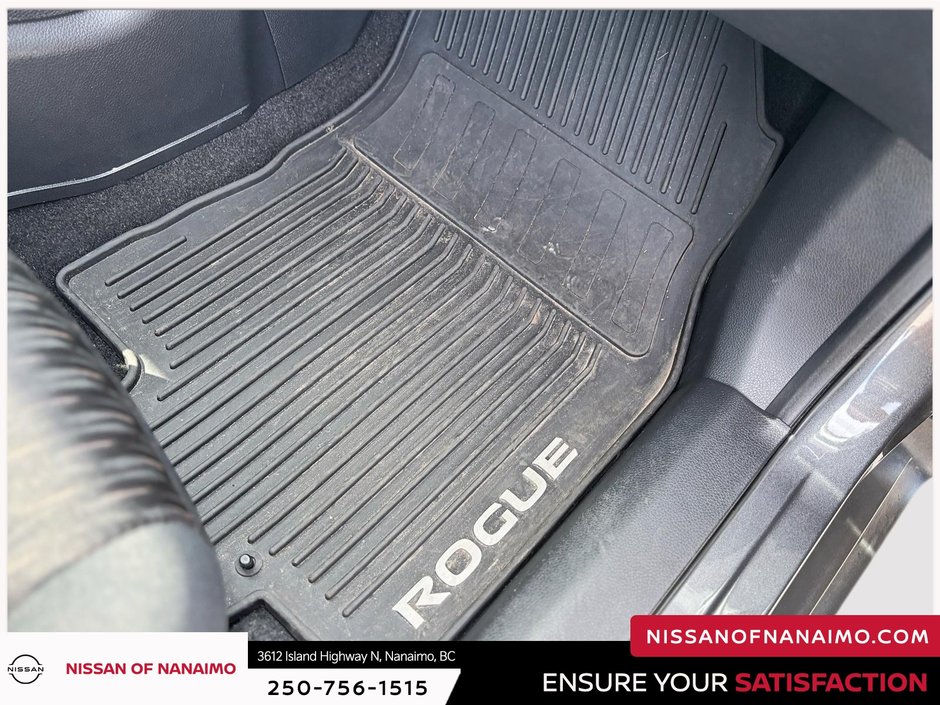 2020 Nissan Rogue-24