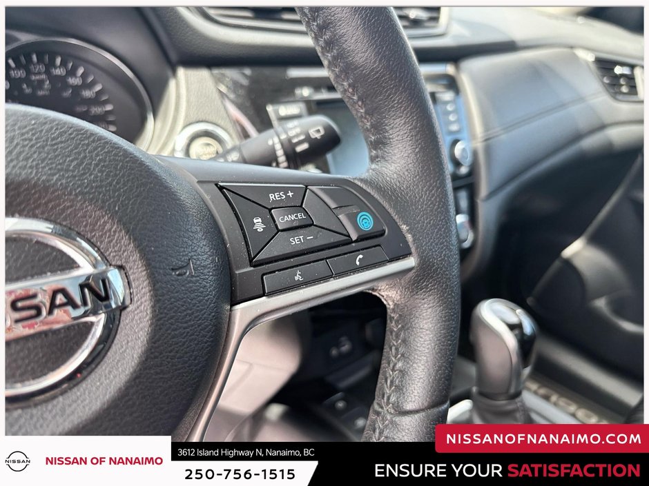 2020 Nissan Rogue-30