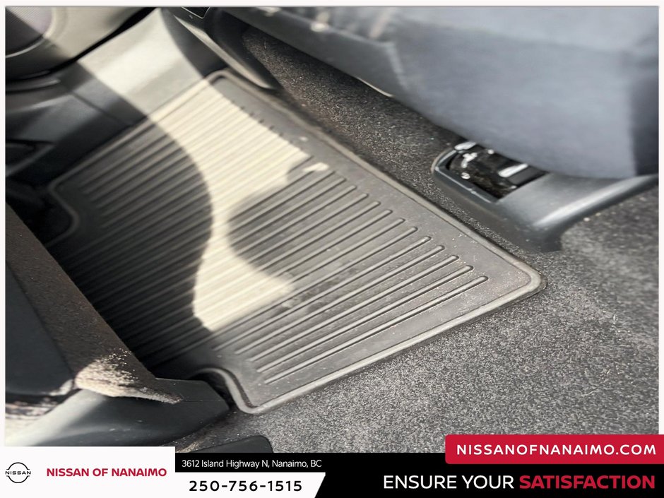 2020 Nissan Rogue-13