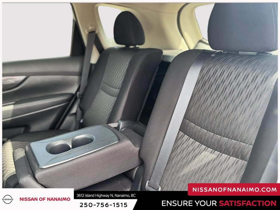 2020 Nissan Rogue-11