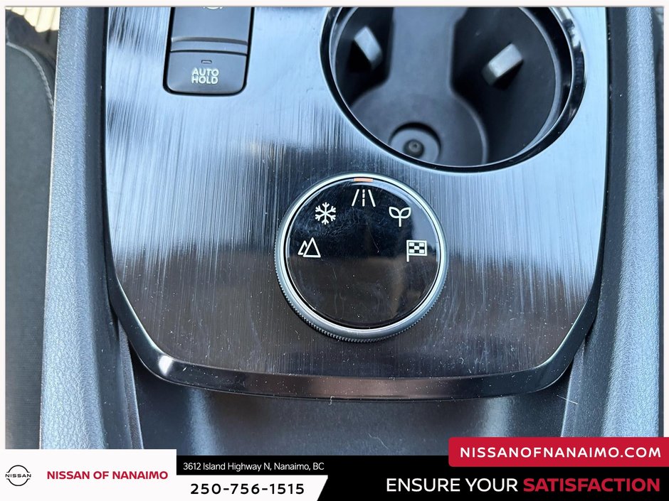 2022 Nissan Rogue S-16