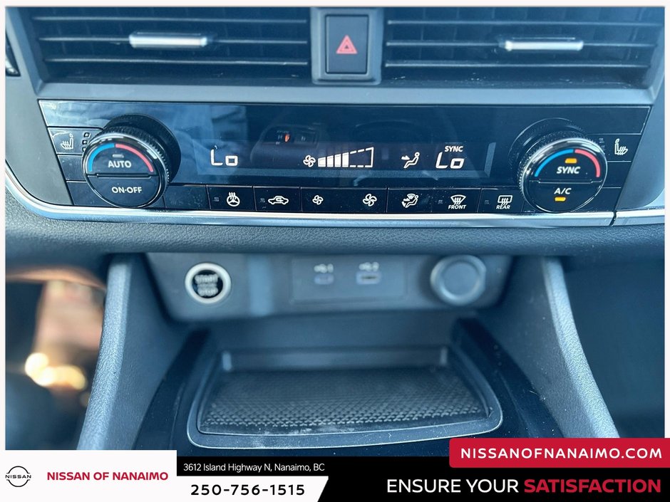 2022 Nissan Rogue S-29