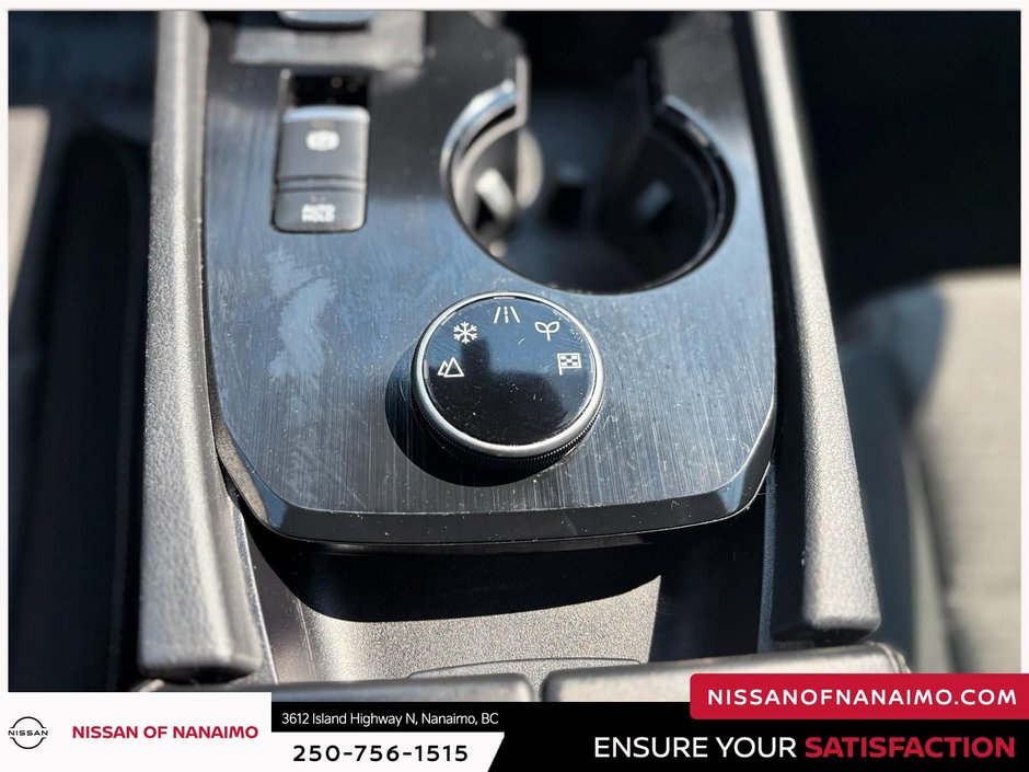 2022 Nissan Rogue S-19