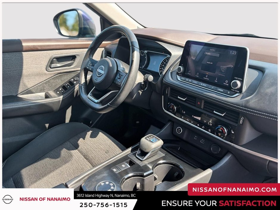 2022 Nissan Rogue S-26