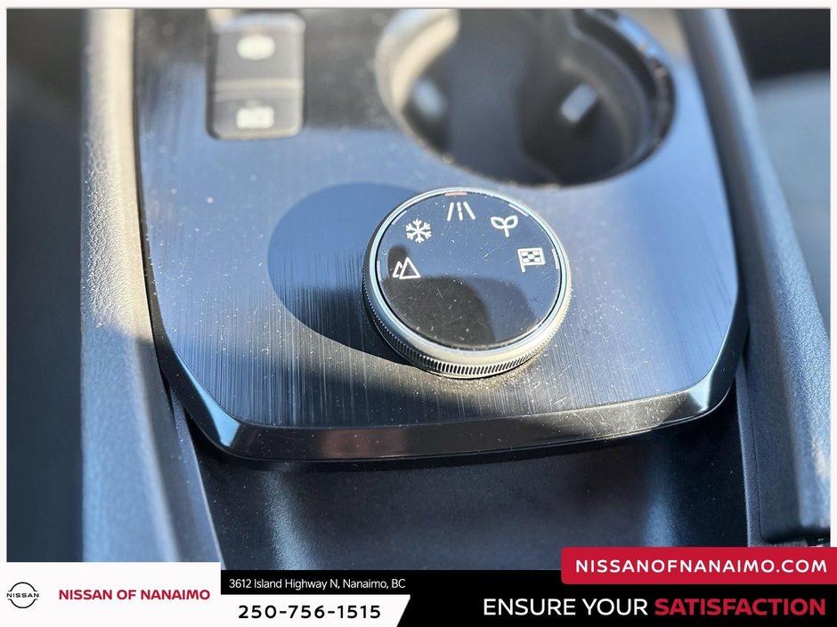 2022 Nissan Rogue S-14