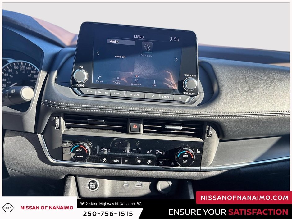 2022 Nissan Rogue S-26