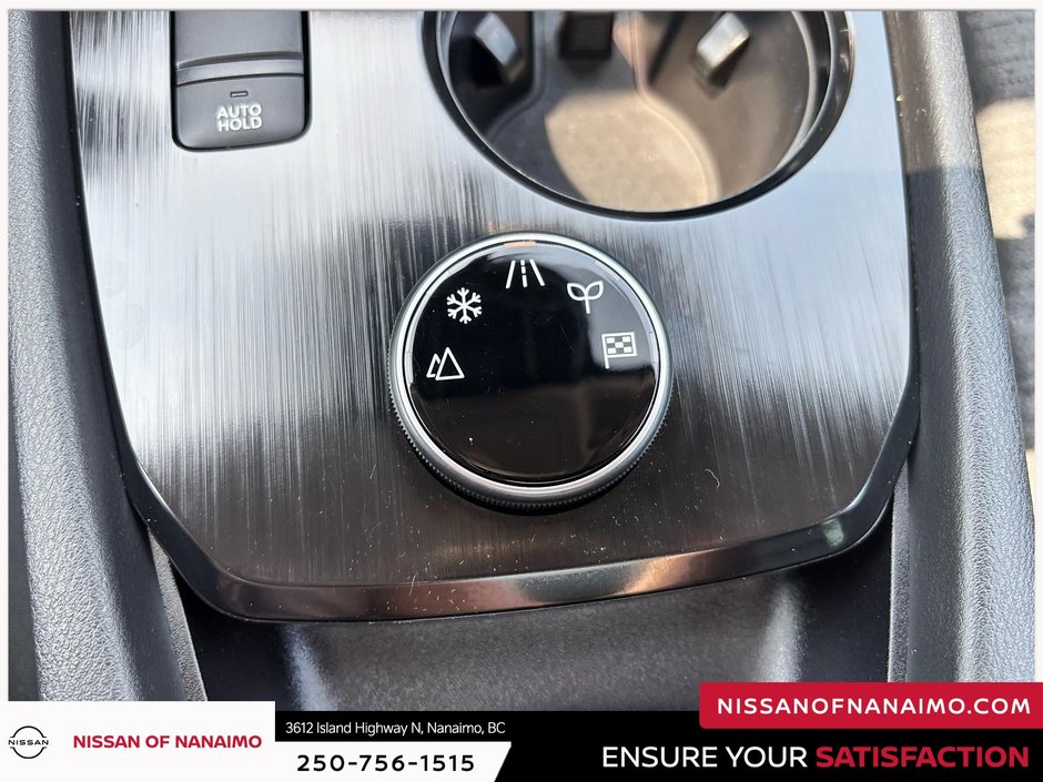 2023 Nissan Rogue SV-28