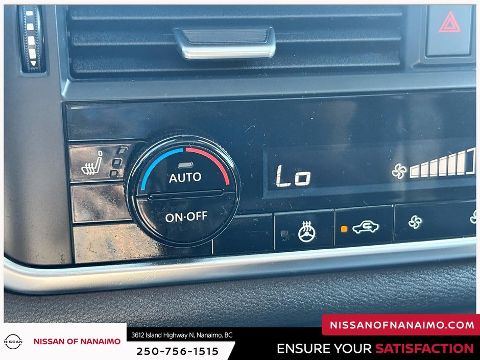 2023 Nissan Rogue SV-49