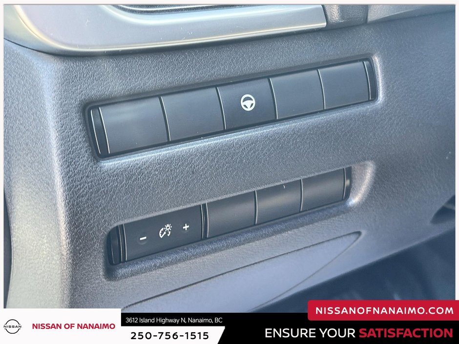 2023 Nissan Rogue SV-42