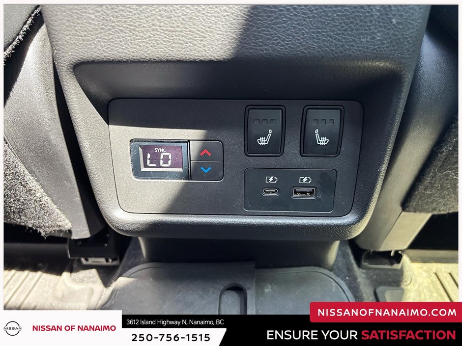 2023 Nissan Rogue Platinum-14