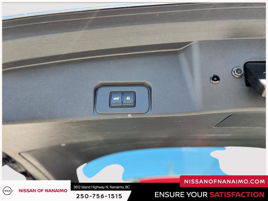 2023 Nissan Rogue Platinum-11