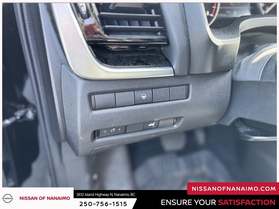 2023 Nissan Rogue SL-46