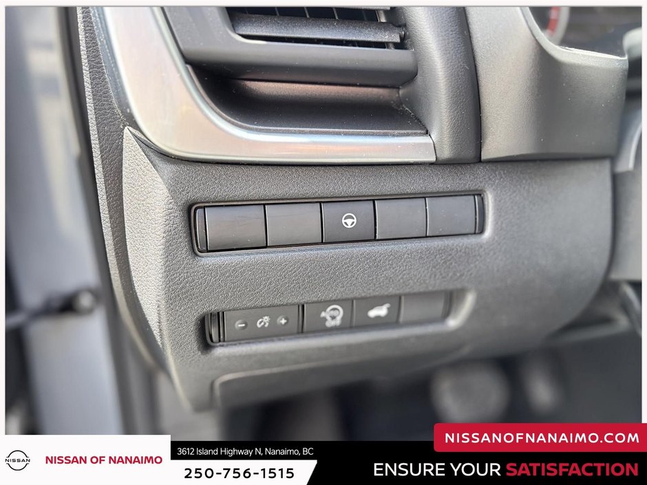 2023 Nissan Rogue SV-22