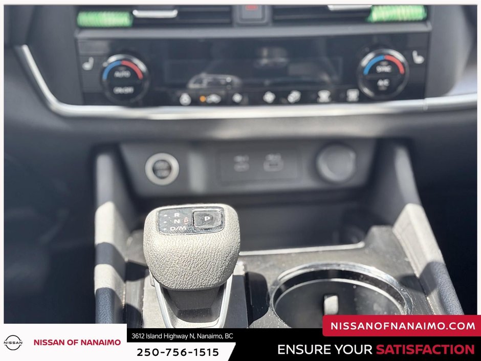 2023 Nissan Rogue SV-17