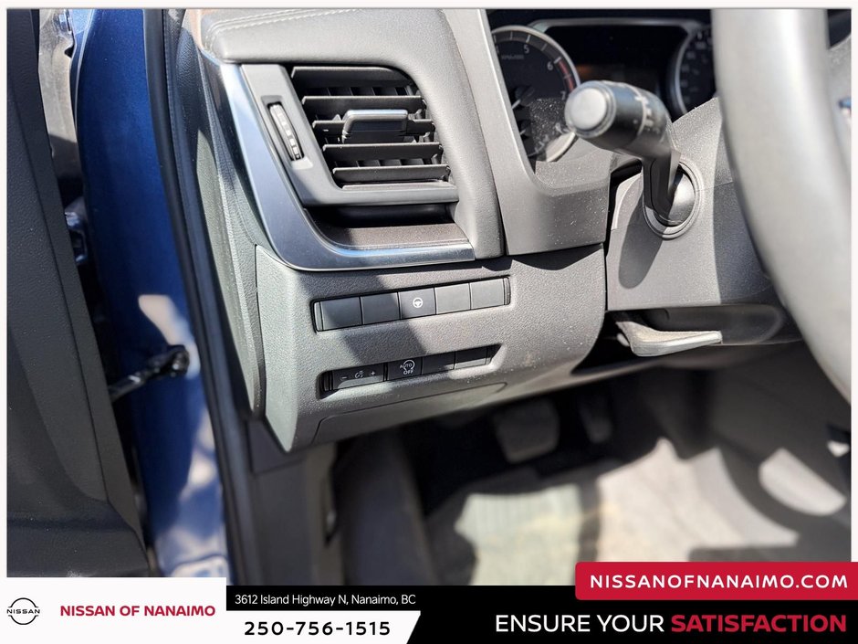 2023 Nissan Rogue SV-22