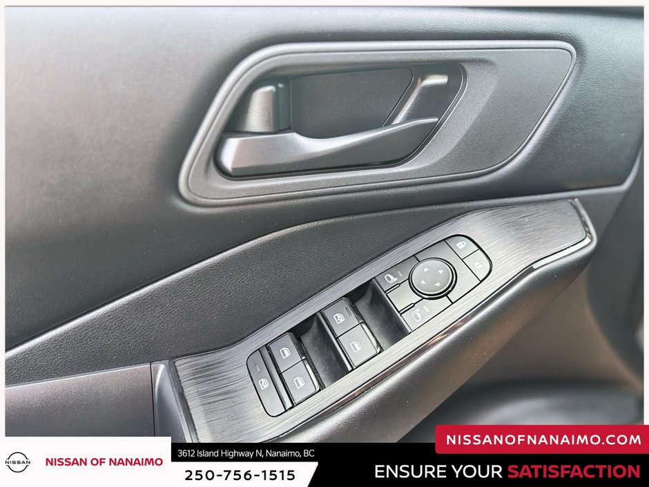 2024 Nissan Rogue S-28