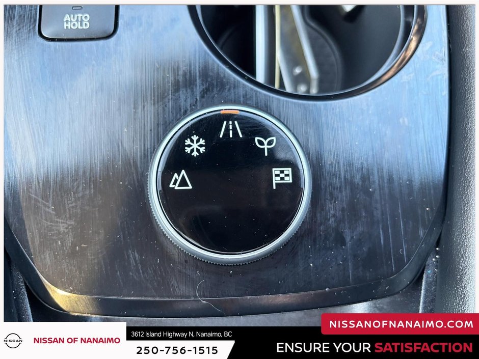 2024 Nissan Rogue Platinum-19