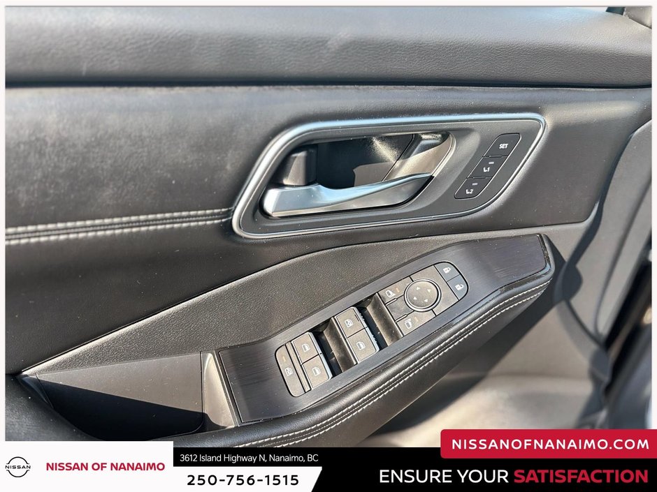 2024 Nissan Rogue Platinum-32