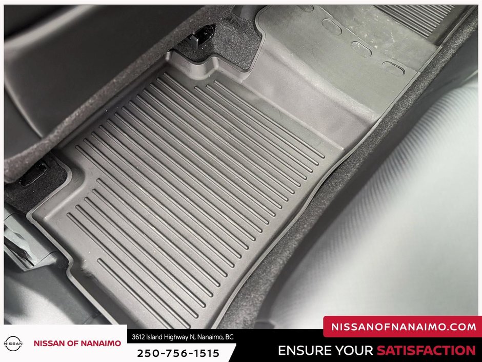 2024 Nissan Rogue Platinum-14