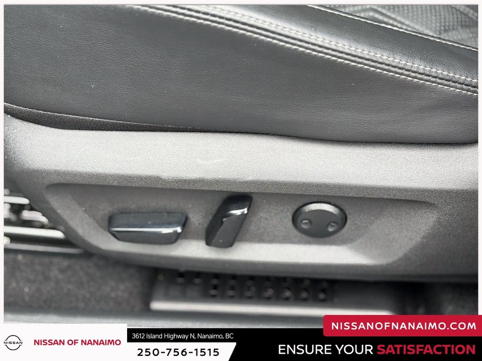 2024 Nissan Rogue Platinum-28