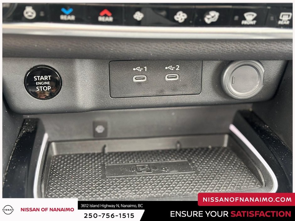 2024 Nissan Rogue Platinum-36