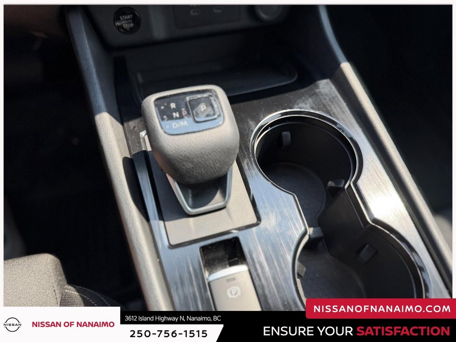 2024 Nissan Rogue S-32