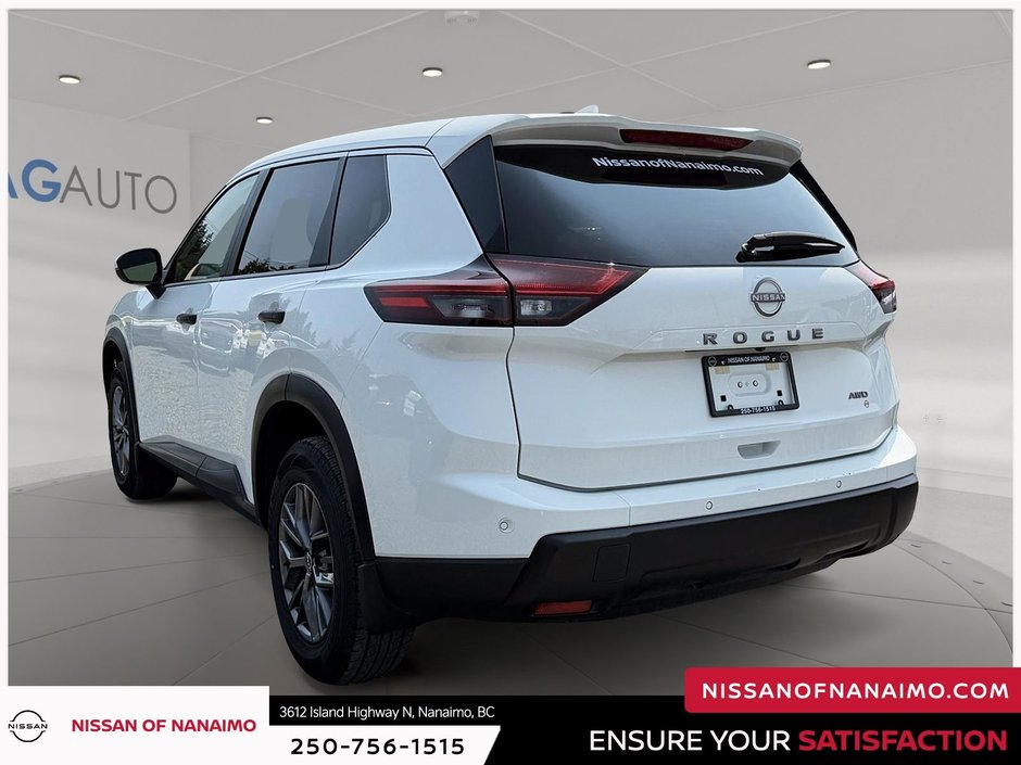 2024 Nissan Rogue S-10