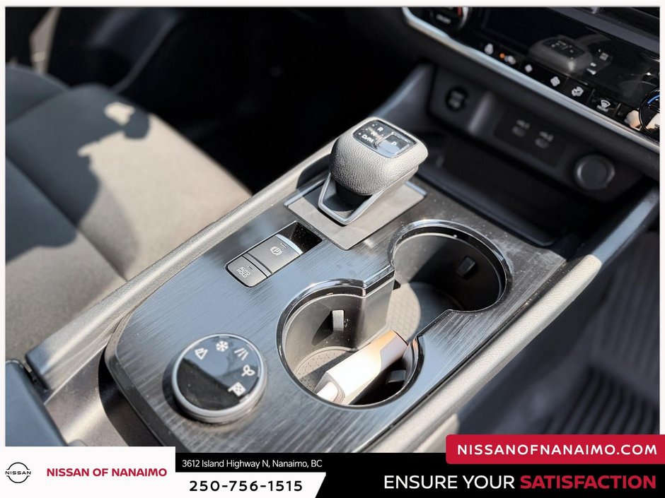 2024 Nissan Rogue S-27