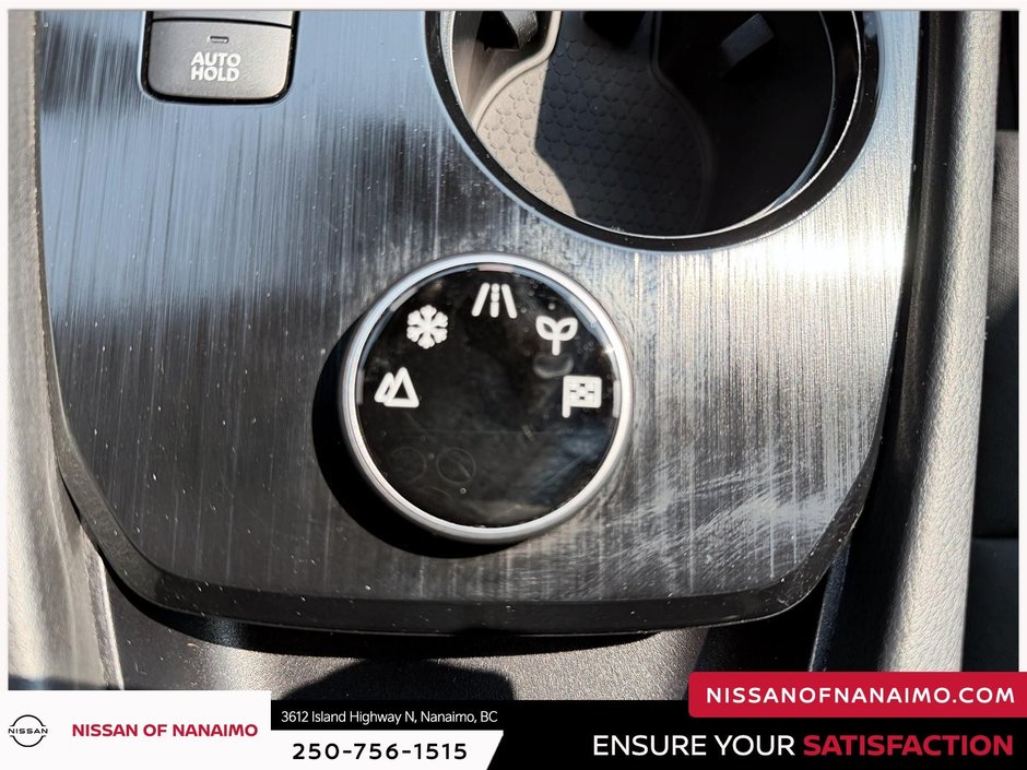 2024 Nissan Rogue S-31