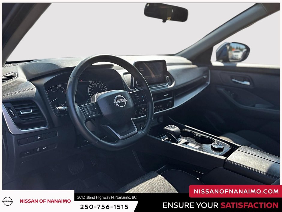 2025 Nissan Rogue SV-28