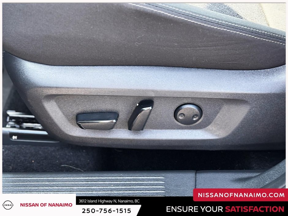 2025 Nissan Rogue SV-27