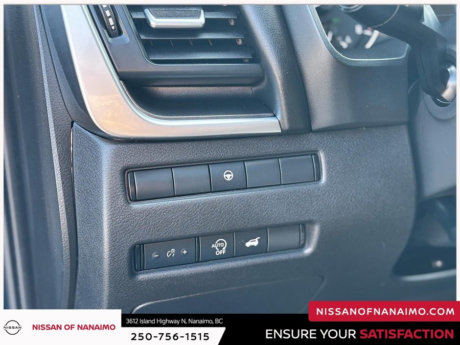 2025 Nissan Rogue SV-29