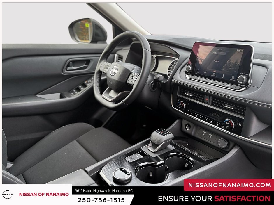 2025 Nissan Rogue S-8