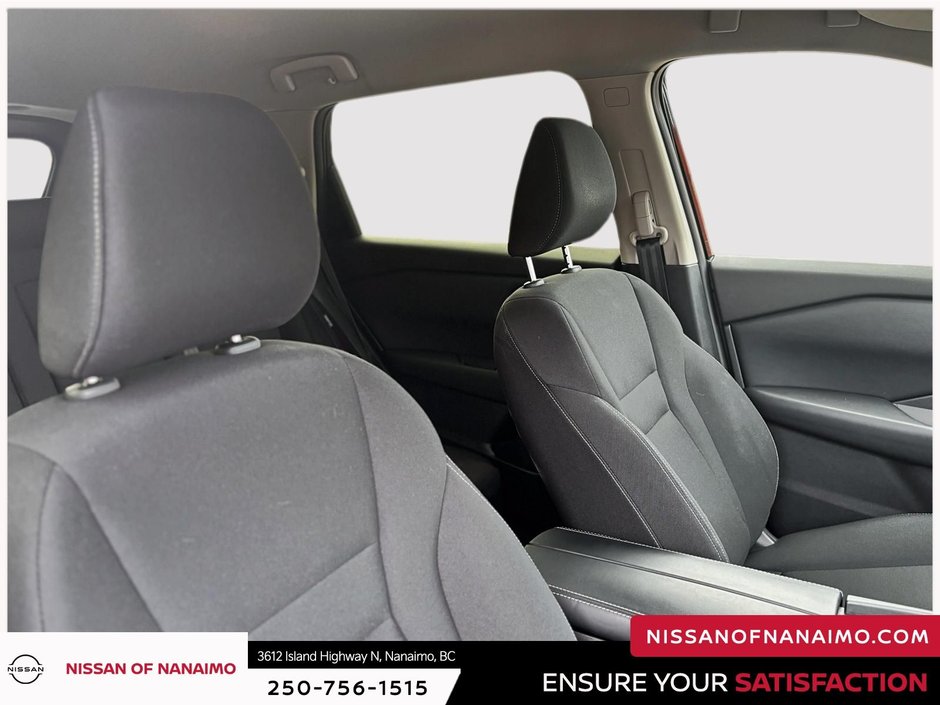 2025 Nissan Rogue S-35