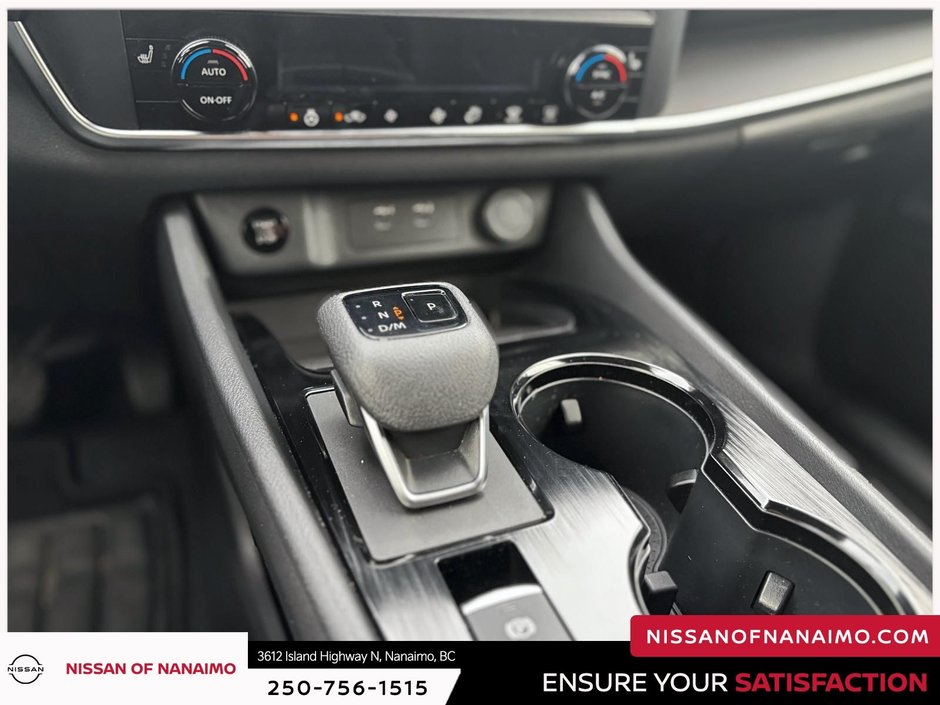 2025 Nissan Rogue S-28