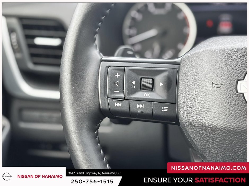 2025 Nissan Rogue S-32