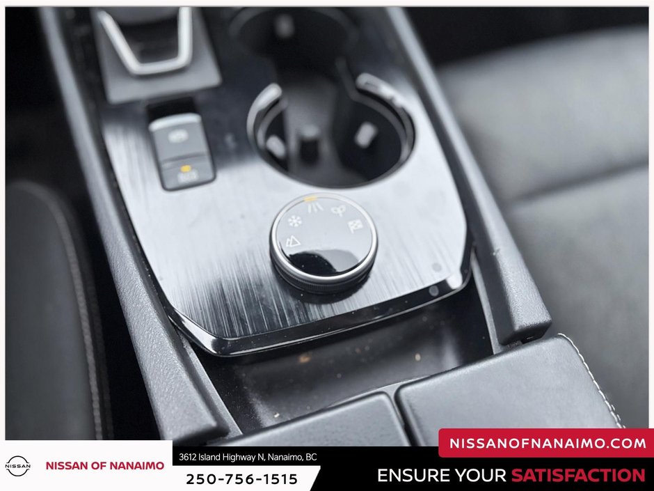 2025 Nissan Rogue SV-32