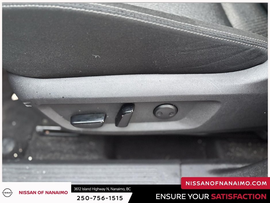 2025 Nissan Rogue SV-14