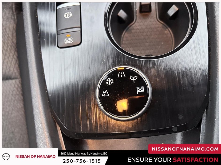 2025 Nissan Rogue SV-11