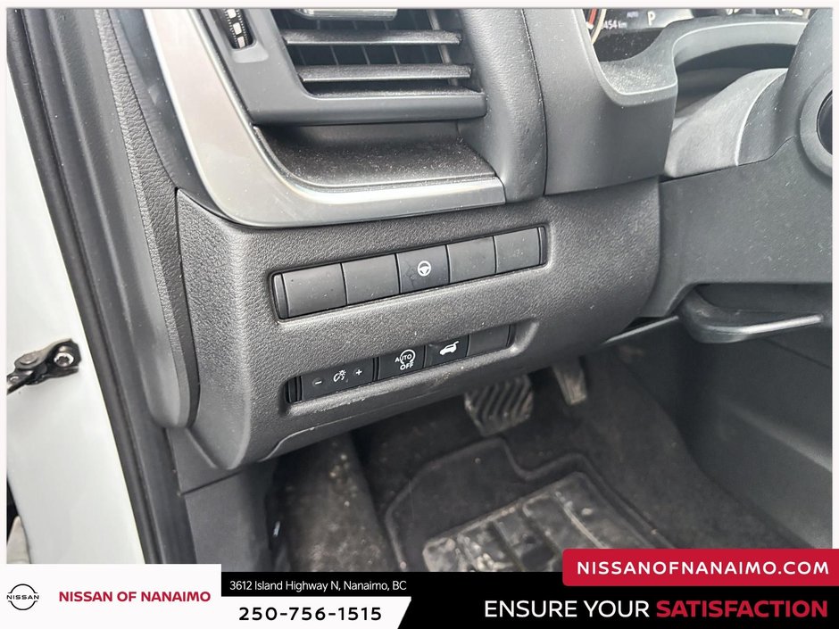 2025 Nissan Rogue SV-19