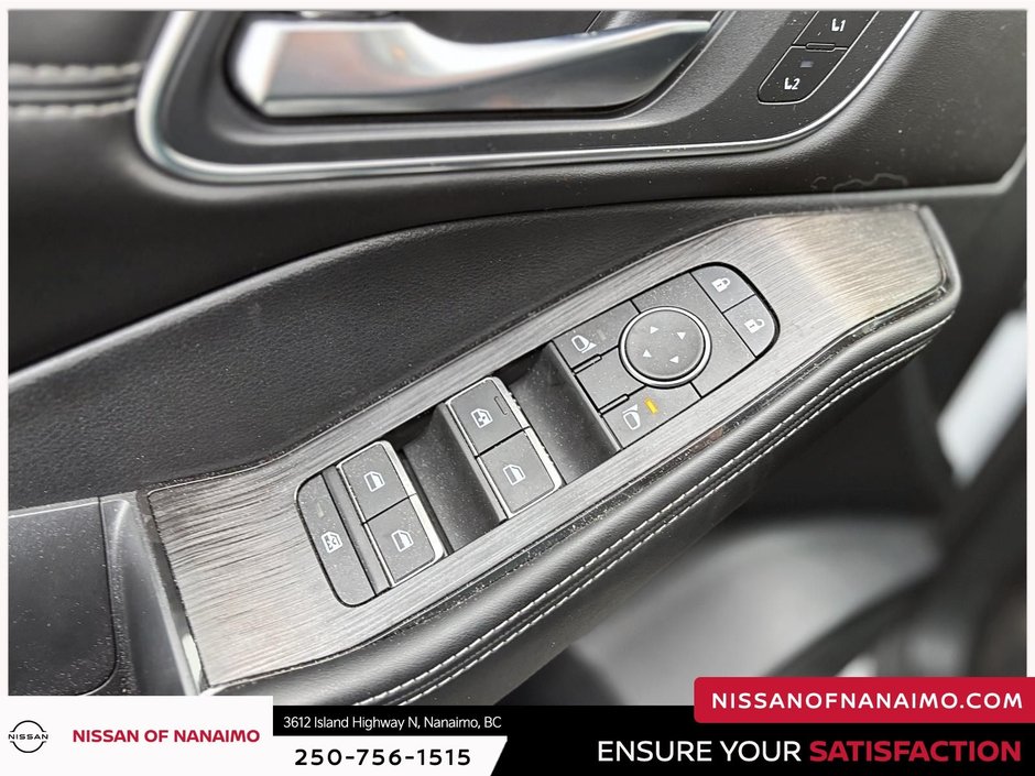 2025 Nissan Rogue Platinum-38