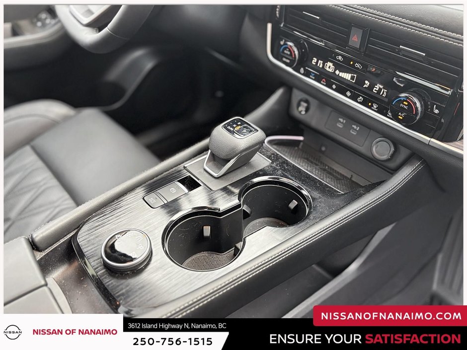 2025 Nissan Rogue Platinum-27