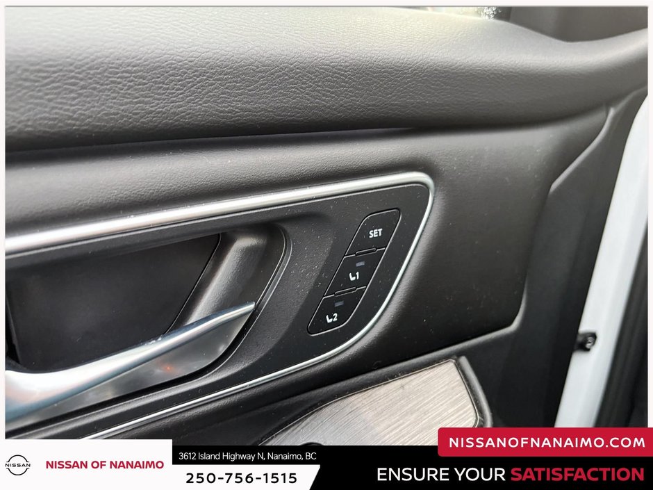 2025 Nissan Rogue Platinum-39