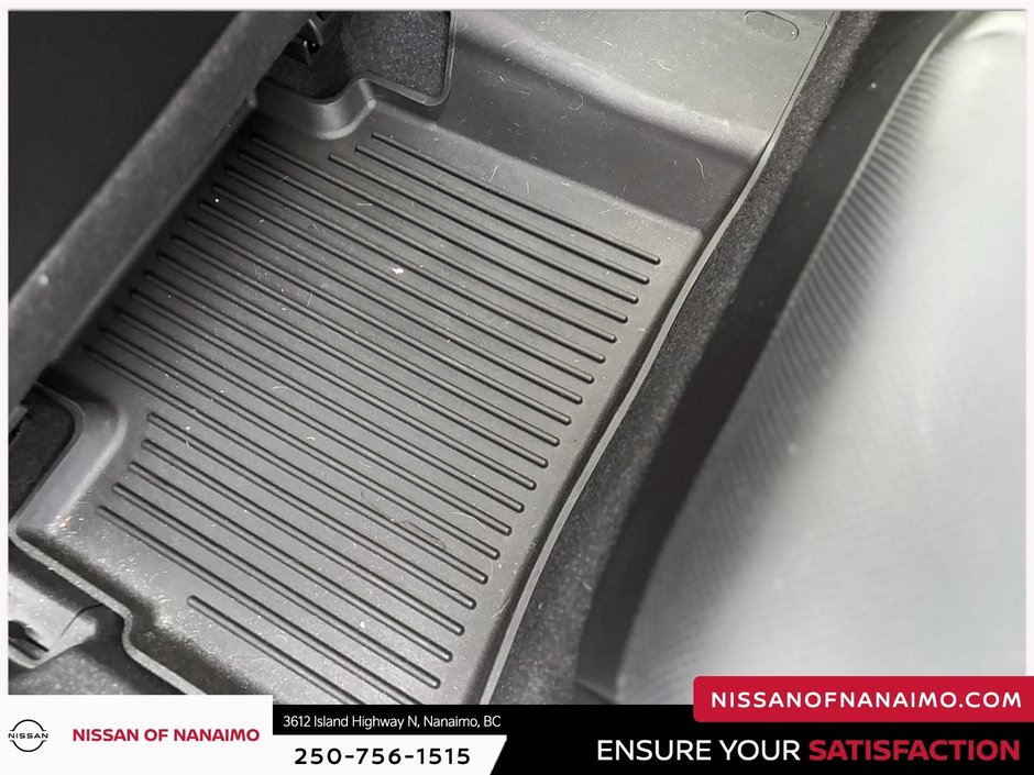 2025 Nissan Rogue Platinum-13